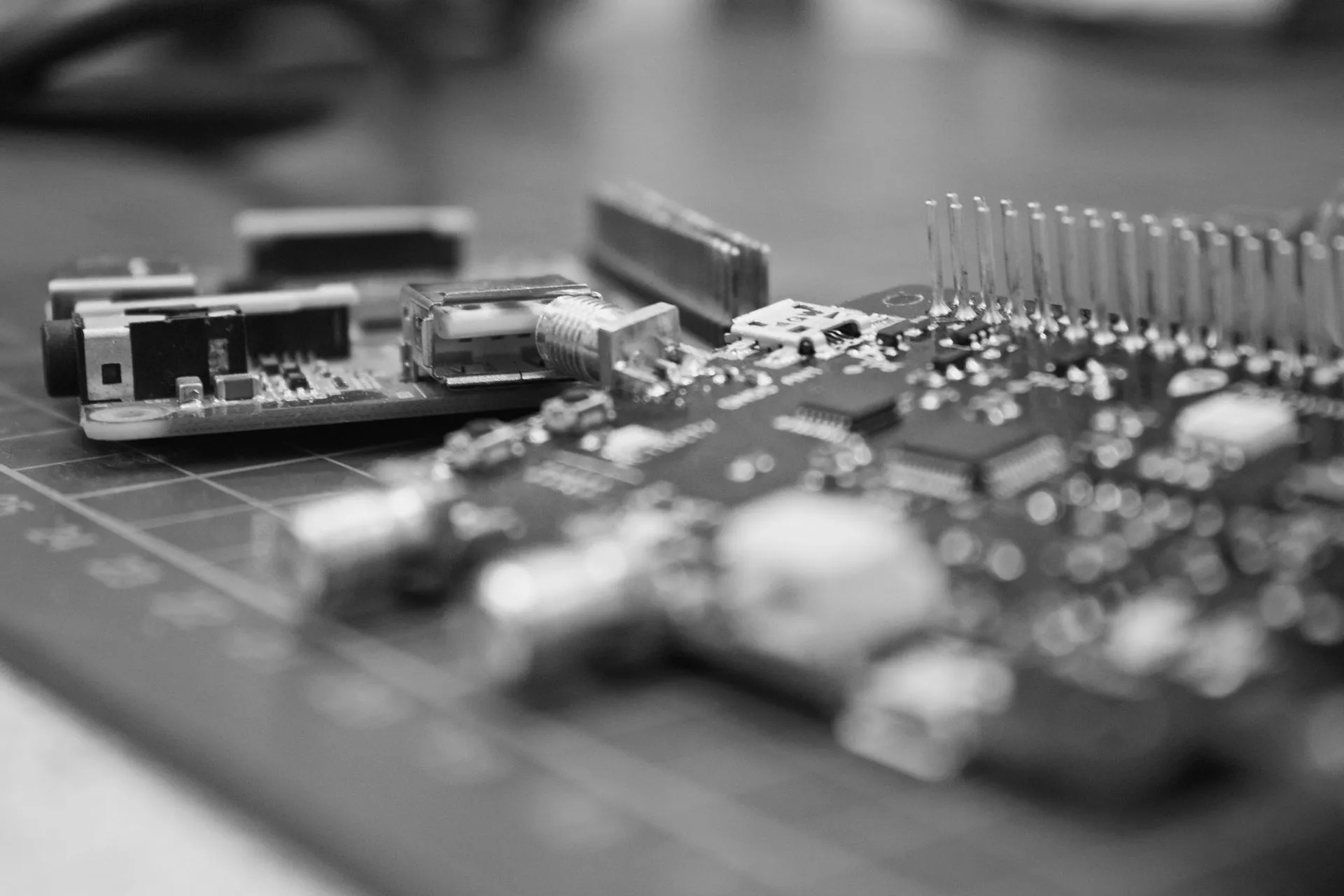 Industrial IoT Revolution: Harnessing Data for Smarter Project Management