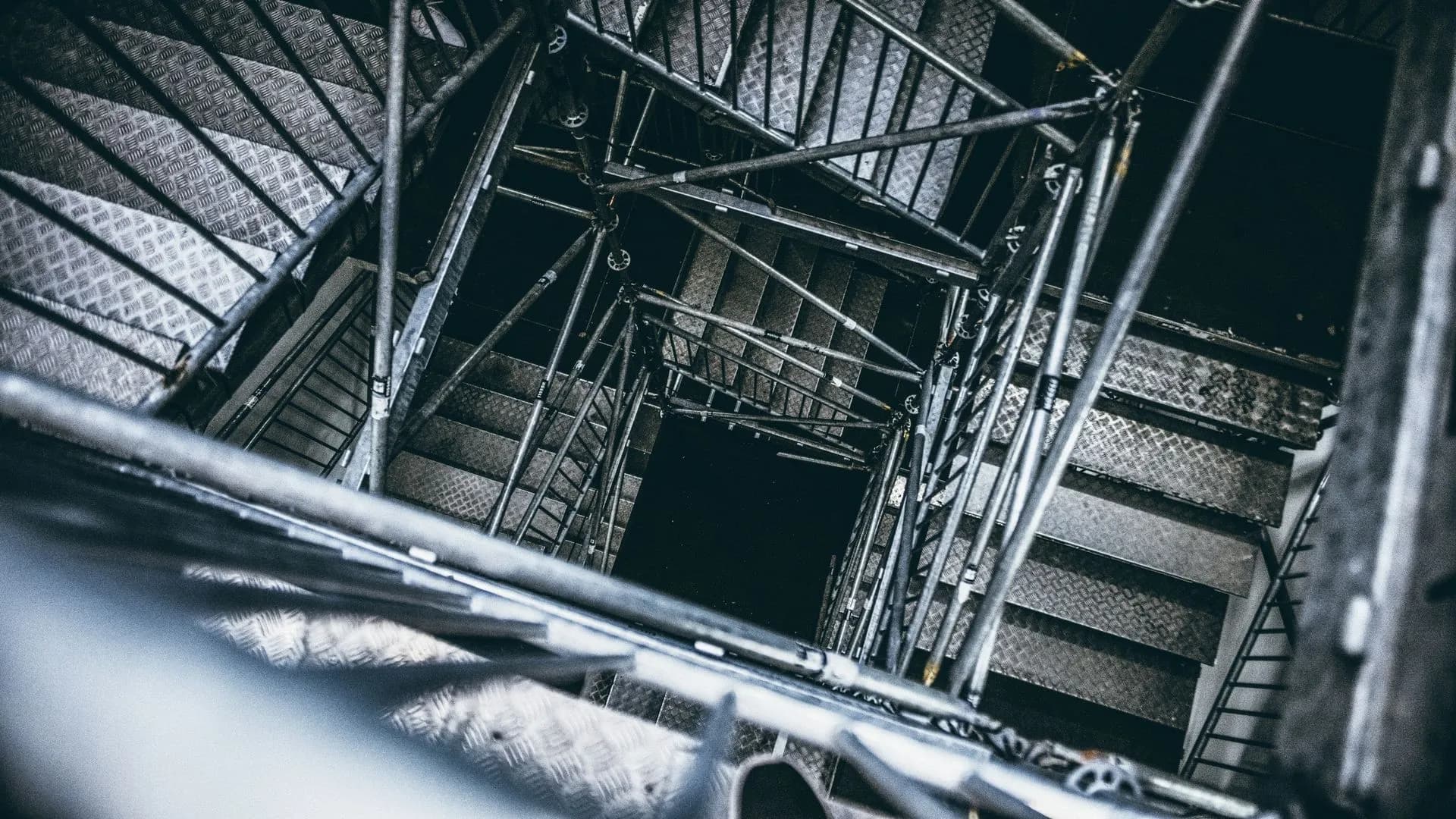 Ensuring Safety With Welding Stairway Design and Construction