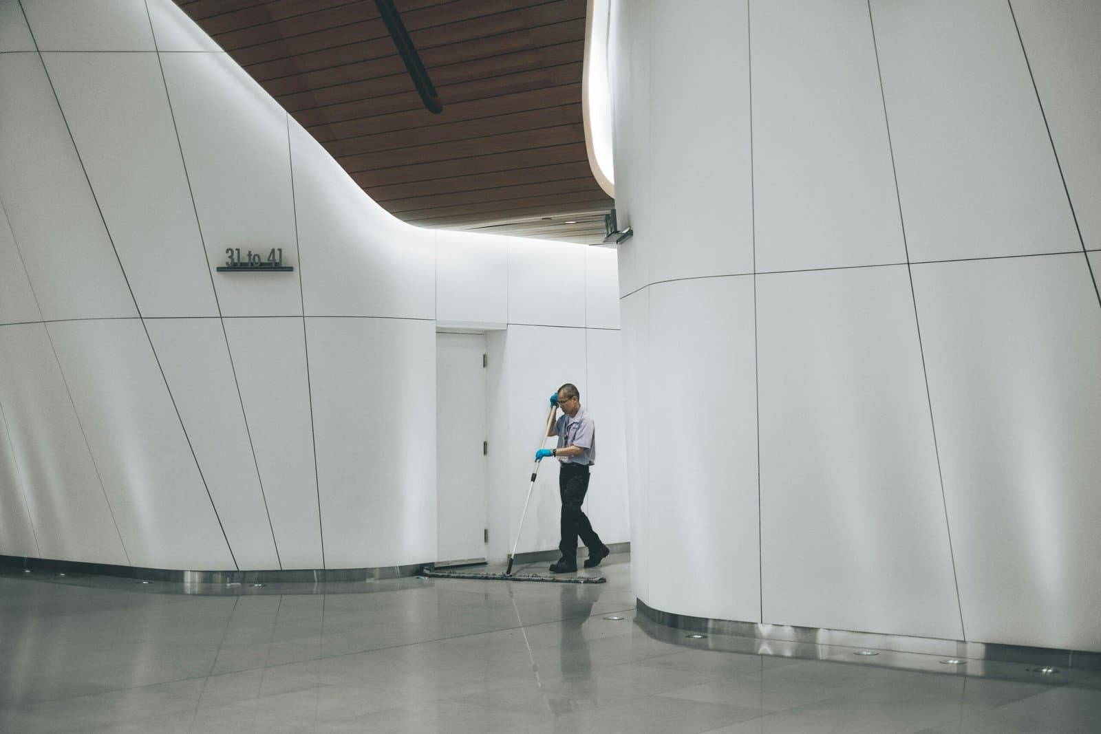Choosing the Right Janitorial Cleaning Services for Your Business