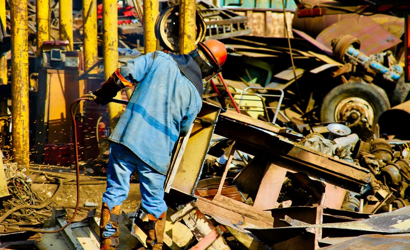 Scrap Metal Removal That Pays: Reclaim Space & Boost Revenue