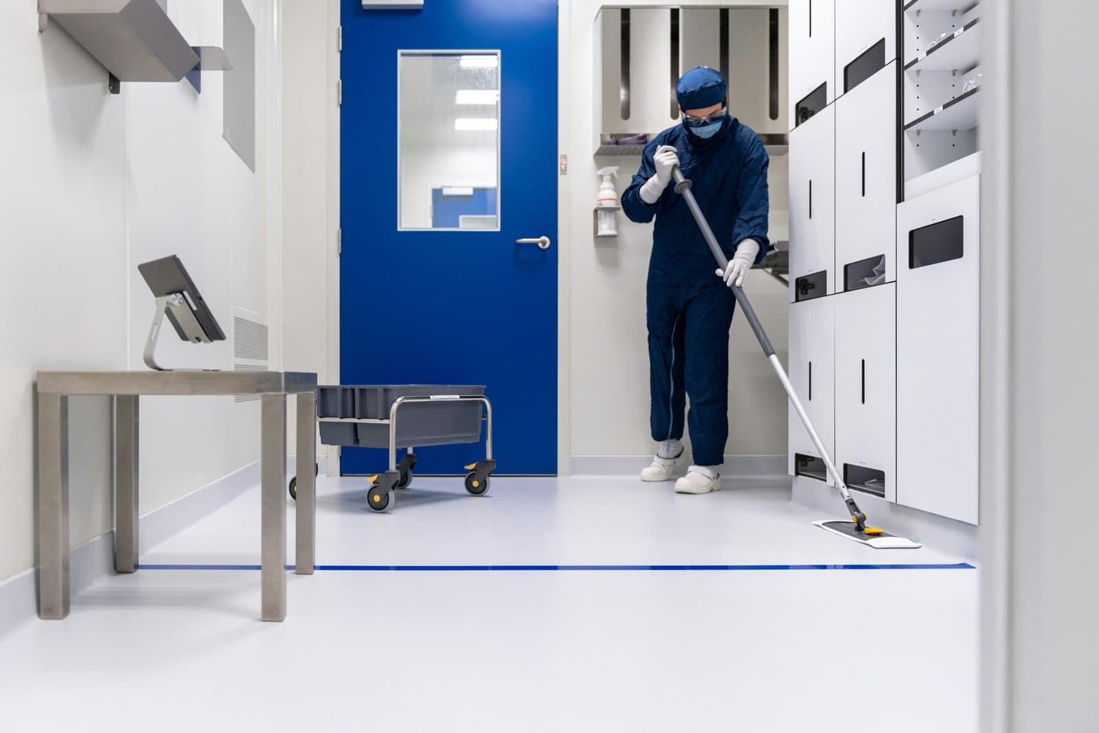 Commercial Cleaning: Elevating LA Healthcare Reputations